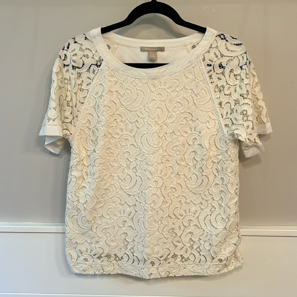Banana Republic Women's lined Lace Top, Short Sleeve, Ivory size M